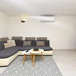 度假居 House Igor 2401 法扎纳